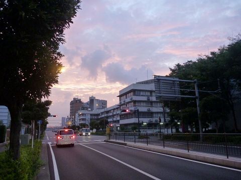 早朝の国道1号