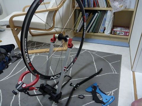 EASTON EA90AEROの後輪組み直し ブレ取り台