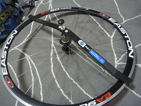 EASTON EA90AEROの後輪組み直し センター出し