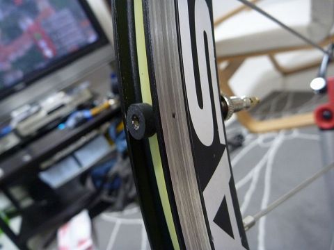 EASTON EA90AERO チューブレス化バルブ周り