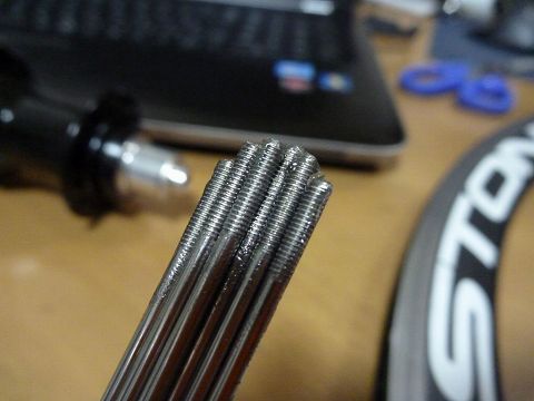 EASTON EA90AEROの後輪組み直し グリスを塗る
