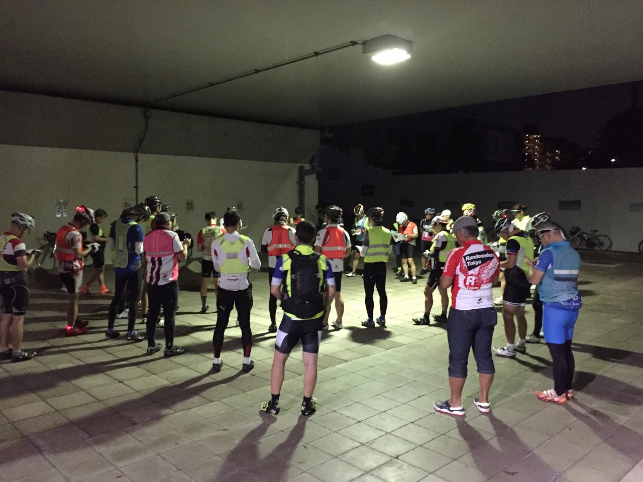 2016/9/3 朝霧高原300の見送り、同窓会 in 恵比寿、そしてドラケンIII組み立て中