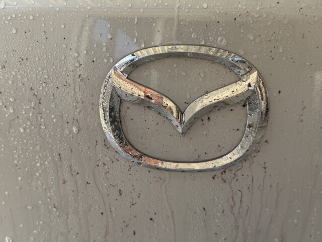 マツダ2の鉄粉除去とドアミラーカバーの交換