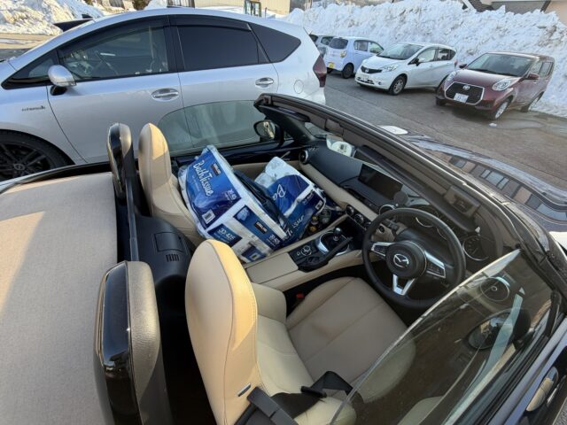 ロードスターにコストコのトイレットペーパーはいくつ積めるか？