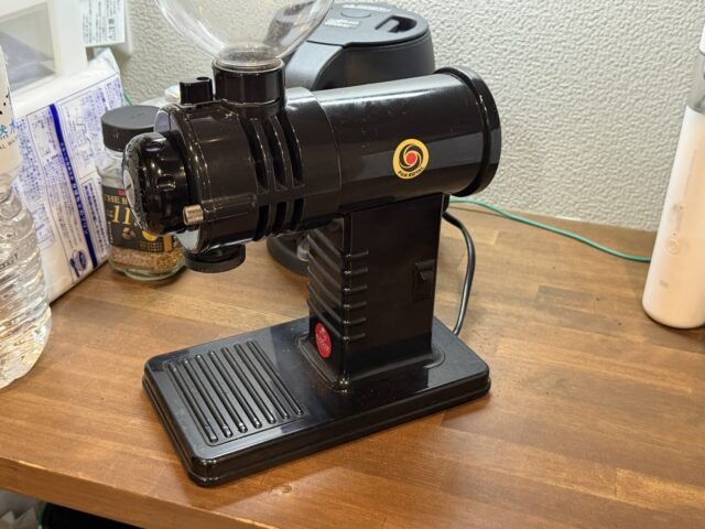 フジローヤル 電動コーヒーミル R-220 みるっこを導入